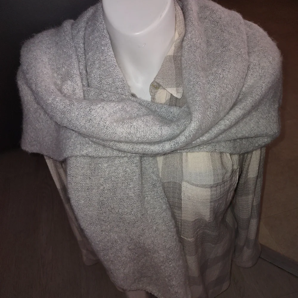 Free people recycled polyester oversized gray knit scarf luxury feel wrapped up